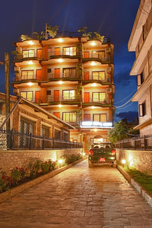 Hotel Crystal Palace Покхара Екстер'єр фото