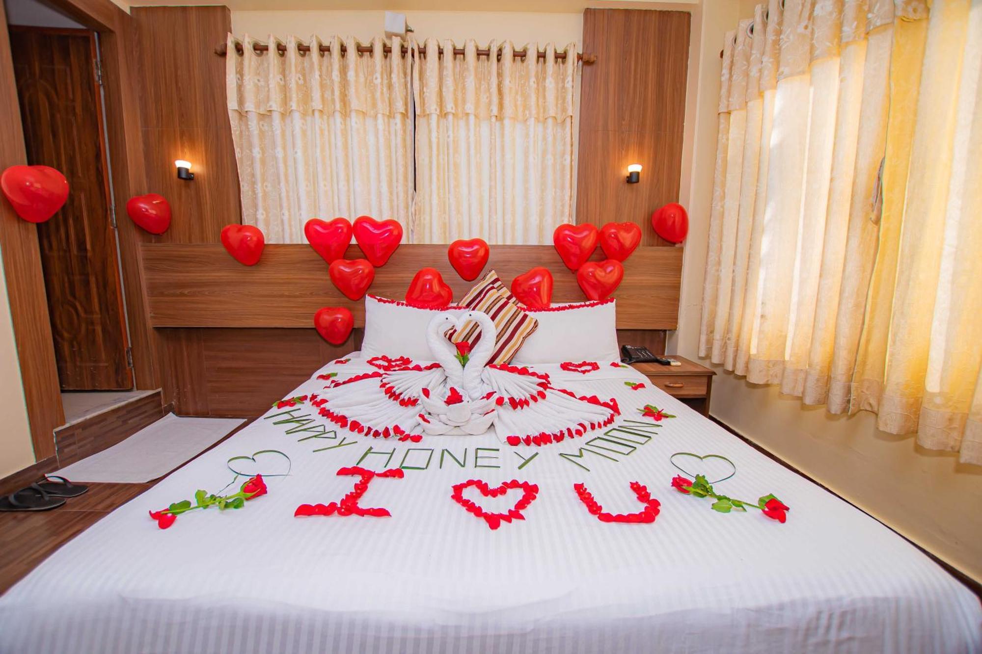 Hotel Crystal Palace Покхара Екстер'єр фото
