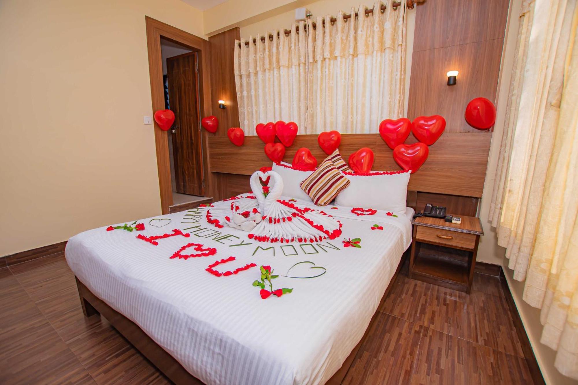 Hotel Crystal Palace Покхара Екстер'єр фото